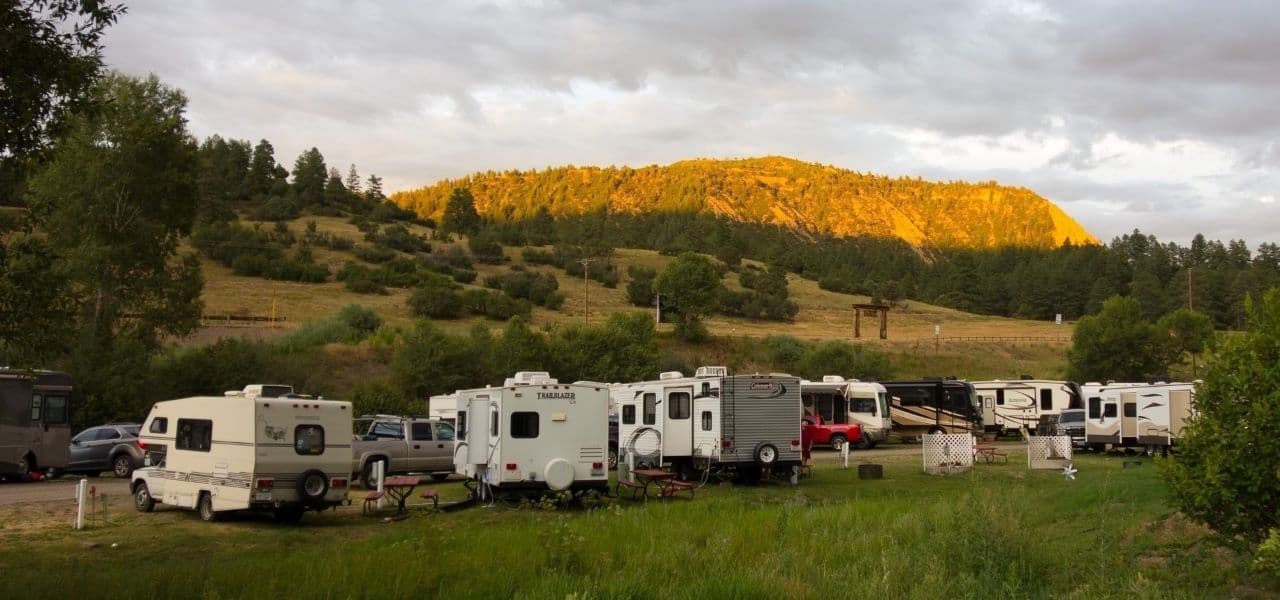 Am I allowed to travel locally in Colorado during Coronavirus?
